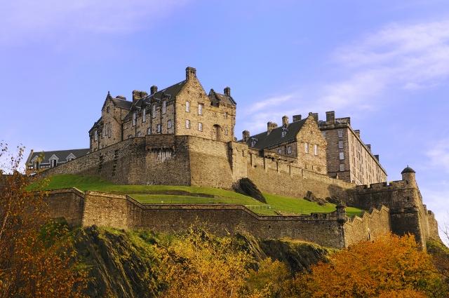 Best Fall Road Trips, Castles in Scotland, Edinburgh Castle, Auto Europe