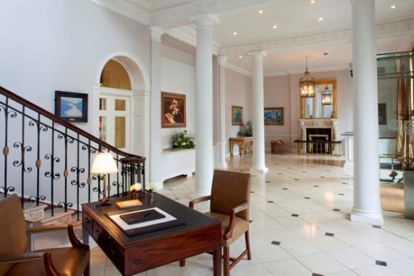 Hotels in Dublin: Merrion Hotel Front Hall