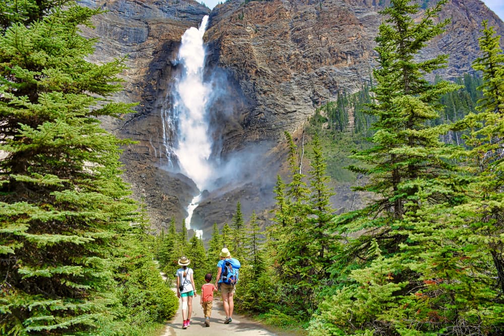 takakkaw falls yoho national park